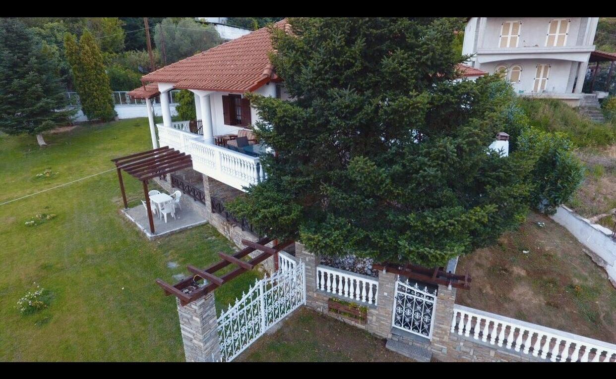 Holiday home Paradisos